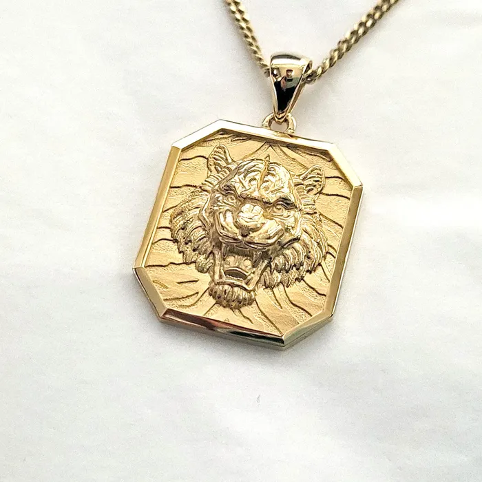carre dor Necklaces 14k 18k gold mens tiger pendant necklace 1