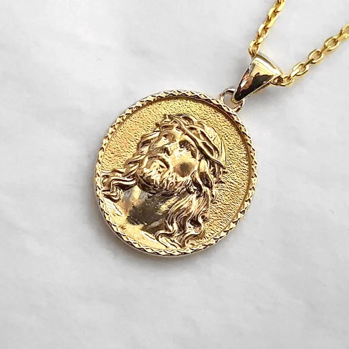 carre dor Necklaces 14k 18k gold oval Jesus pendant necklace 1