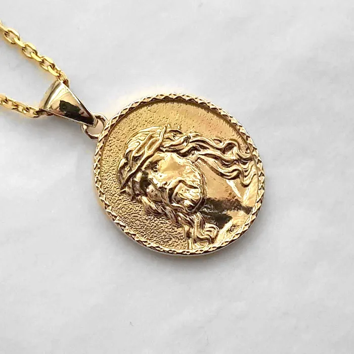 carre dor Necklaces 14k 18k gold oval Jesus pendant necklace 1