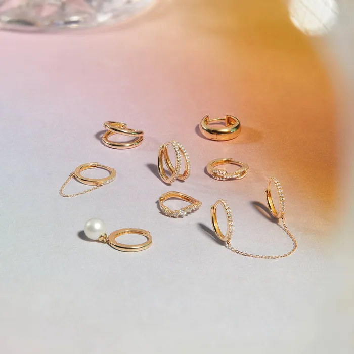 Earrings AURELIE GI PARIS Lab Grown Diamond Curved Huggie Hoop