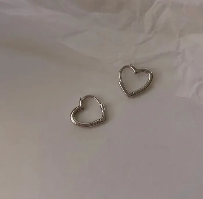 Get Signatured Earrings Classic Heart Earrings