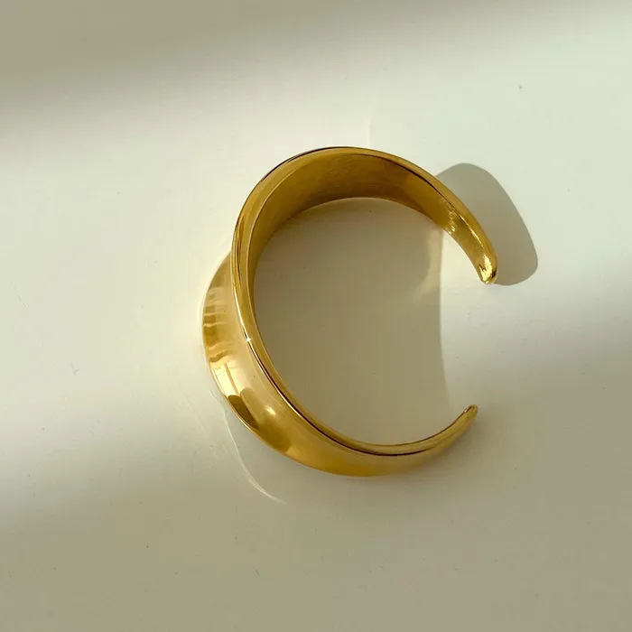 Hayley Gold Cuff Biella Vintage Earrings Hayley Gold Cuff Biella Vintage Earrings