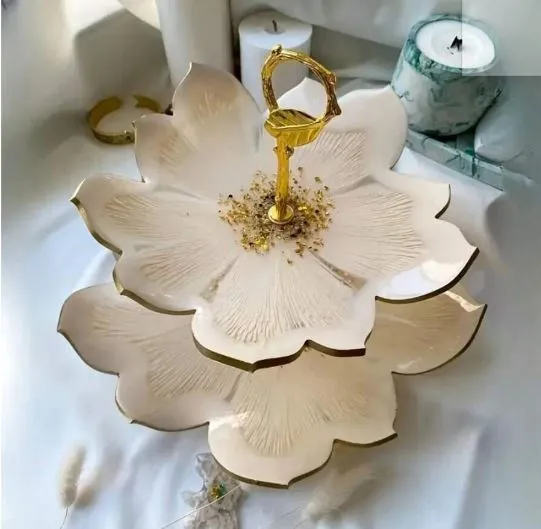 RESIN ART HUB Necklaces 2 Layer Maple Shaped Cake Tray Silicone Mold for Resin Art RESIN ART HUB Necklaces 2 Layer Maple Shaped Cake Tray Silicone Mold for Resin Art