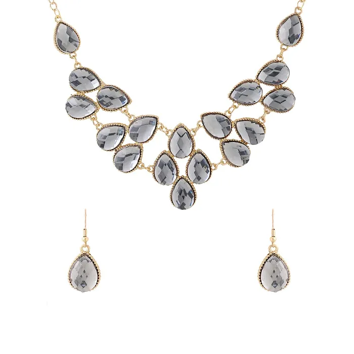 Yellow Chimes Necklaces Yellow Chimes Jewellery Set For Women Gold Toned Black Oval Shaped Crystal Studded Necklace Set With Earring For Women and Girls Yellow Chimes Necklaces Yellow Chimes Jewellery Set For Women Gold Toned Black Oval Shaped Crystal Studded Necklace Set With Earring For Women and Girls