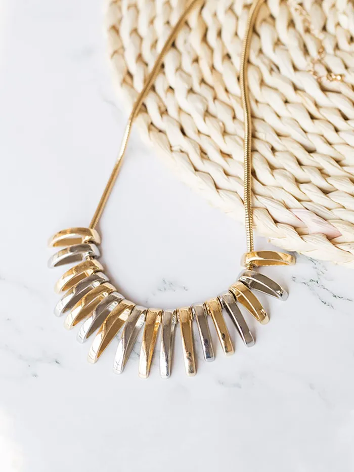Yellow Chimes Necklaces Yellow Chimes Necklace for Women and Girls Fashion Chain Necklace for Women Western Dual Tone Statement Style Long Chain Necklace Birthday Gift for Girls Women Anniversary Gift for Wife