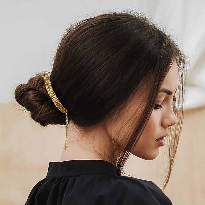 YELLOW CHIMES Yellow Chimes Claw Clips Hair Clutches Golden Ponytail Bun Clips for Hair Rhinestone Crystal Tassel Claws for Women and Girls Pack of 1 Gold Necklaces